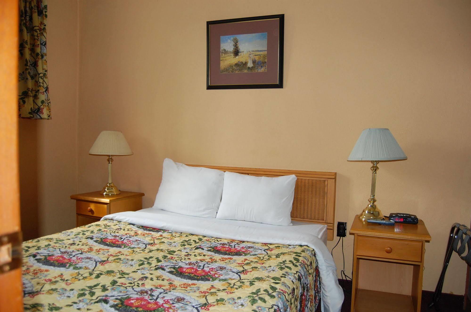 Sand Castle Suites Motel Port Elgin Exterior photo